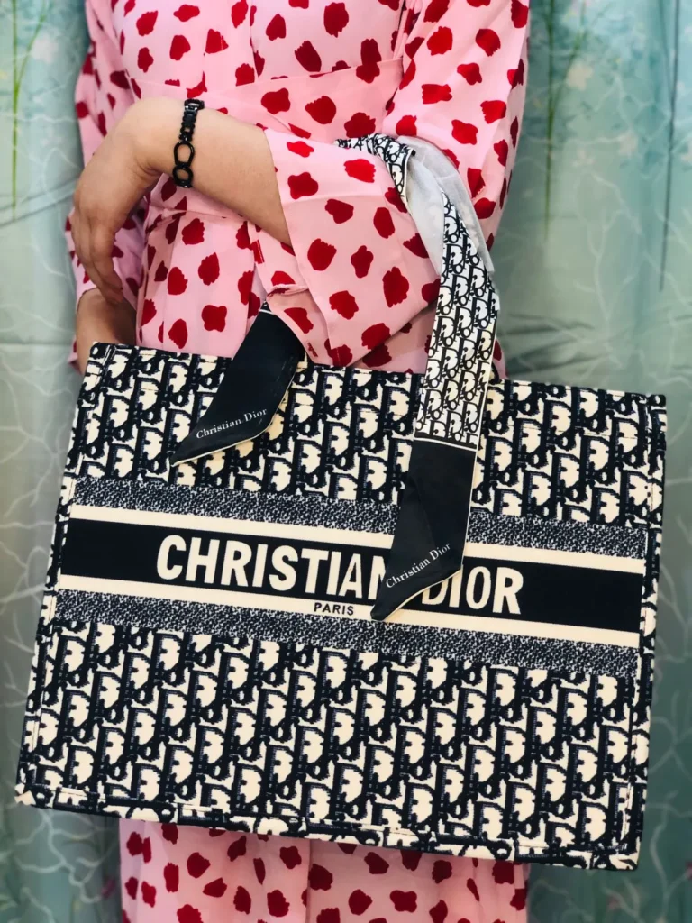 CHRISTIAN D’IOR Large Size with zipper Tote Bag.